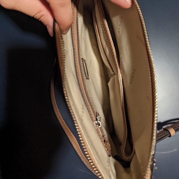 Guess cross body bag - Picture 4 of 12
